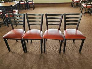 lot 22290 image: (4) Dining Room Chairs
