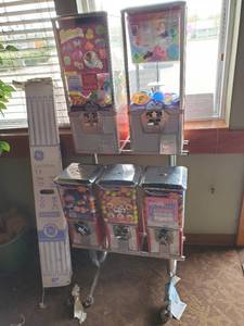 lot 22347 image: Gumball Machines