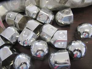 lot 1666 image: 75 Chrome Lug Nut Covers for Truck & Trailer 3 pkgs. of 25