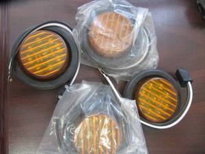 lot 1671 image: (4)  2 ROUND 9 LED MINI Clearance LIGHTS WITH GROMMETWIRES #SAE-P2-99