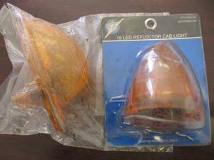 lot 1716 image: Cab Lights  19 LED Reflector & #3599250C92