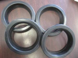lot 1731 image: 4 NEW 4 rubber Light grommets