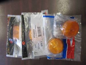 lot 1735 image: 4  NEW   2 Round Amber Marker  Clearance  lights 2 prong