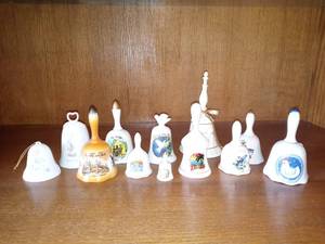 lot 2529 image: Lot Of 12 Bells In Various Sizes With Different Themes The Alamo,Peace On Earth Etc