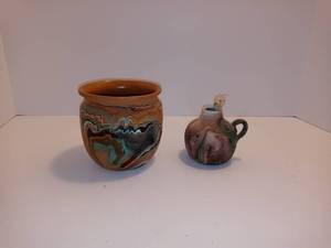 lot 2538 image: Lot Of 2 Small Pieces Of Native American Style Pottery
