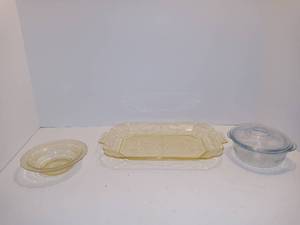 lot 2540 image: Small 3 Piece Lot Of Colored Depression Glass Items