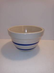 lot 2541 image: R.R.P Co. Blue And White Mixing Bowl Roseville Ohio USA