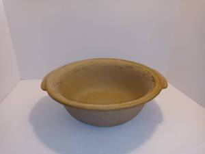 lot 2542 image: Pampered Chef Large Stone Bowl From The Family Heritage Collection