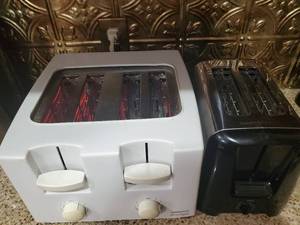 lot 3002 image: Lot of 2 Toasters. 4 Slice VersaToast Black and Decker and 2 Slice Black and Dexker Stainless and Black