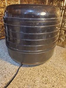 lot 3012 image: 5 Tray Black Food Dehydrator