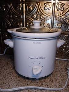 lot 3014 image: Proctor Silex Small White Slow Cooker