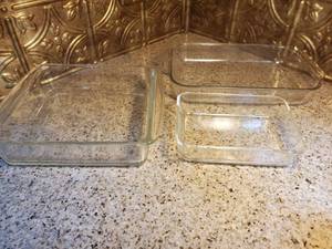 lot 3028 image: Lot of 3 Pyrex Casserole Dishes . 3 Sizes