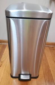 lot 3032 image: Stainless Steel Foot Operated Trashcan