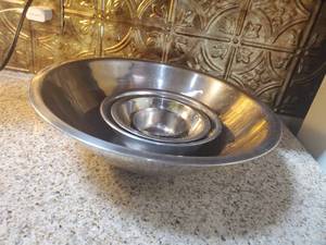 lot 3050 image: Lot of 5 Stainless Mixing Bowl