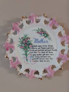 lot 3068 image: Vintage Love for Mom Poem Decorative Plate