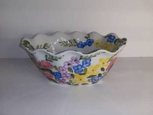 lot 2717 image: Ceramic Hand Painted Fruit Bowl - Colorful Floral Design
