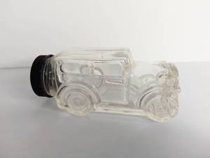 lot 2720 image: Vintage Glass Car Shaped Jar - 4.5 Oz