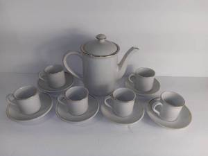 lot 2736 image: Set Of 6 EGH Tea Cups And Saucers With Tea Pot - White With Gold Toned Trim