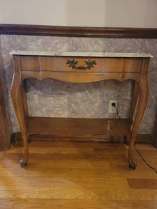 lot 26 image: Hammary Entry Table - Taupe Granite Top&nbsp