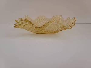 lot 265 image: Yellow Ruffled Edged Candy Dish