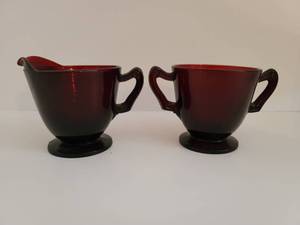 lot 271 image: Anchor Hocking Pair of Ruby Red Cream and Sugar Dishes