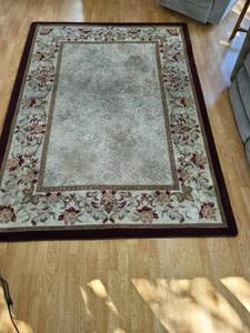 lot 354 image: Burgundy Banberry Area Rug - Used
