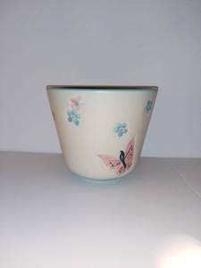 lot 400 image: Hull Pottery Butterfly Planter