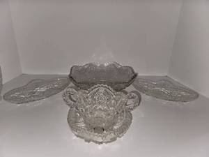 lot 2512 image: 5 Piece Crystal Lot - Sawtooth Edge