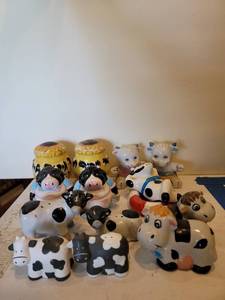 lot 2601 image: Lot of 6 Moo Moo Salt l& Pepper Shakers