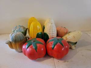 lot 2605 image: Lot of 5 Vegteble Theme Salt & Pepper Shakers