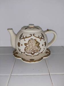 lot 3507 image: Ceramic Teapot Tea Light Holder