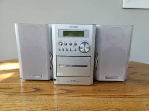 lot 3511 image: Sharp CD Player