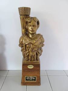 lot 3521 image: Genuine Heritage China Ezra Banks Decanter