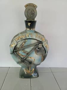 lot 3523 image: 1964-1965 Worlds Fair Decanter