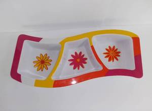 lot 3538 image: 3 Section Serving Tray With Flower Design