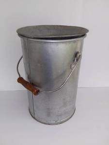 lot 3540 image: Rustic Cream Separator and Bucket