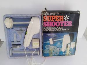 lot 3542 image: Wear-Ever Super Shooter Electric Cookie Canape and Candy Maker