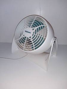 lot 4512 image: Holmes 2-Speed Adjustable Mini Fan
