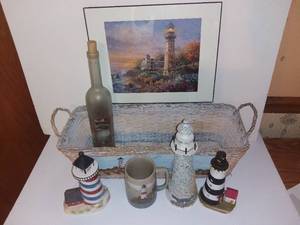lot 4521 image: Lot of Lighthouse Decor