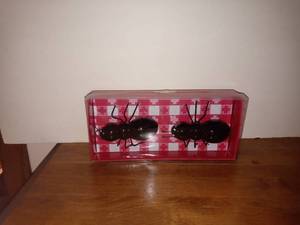 lot 2640 image: Ants At The Picnic Salt And Pepper Shakers