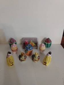 lot 2801 image: Jucie Fruit and Pizza Decorative Salt and Pepper Shakers