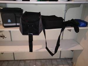 lot 7005 image: Lot Of Tote Bags For Lunches Snacks Or Other Dishes