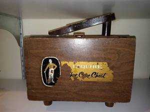 lot 7006 image: Esquire Shoe Care Chest With Accessories