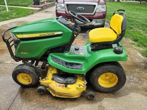 lot 3 image: 2013 John Deere X360 - 48 Deck Fully Operational - Broke Plastic on Hydraulic Level Still Functions
