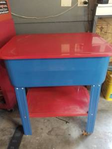 lot 1002 image: Central Machinery 20 Gallon Parts Washer with Pump