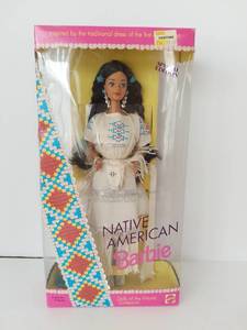 lot 5153 image: Dolls of the World Native American First Edition