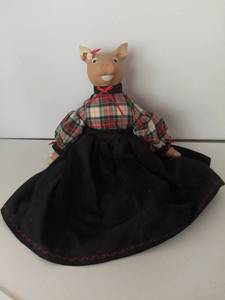 lot 5160 image: Vintage Pig Doll Country Decor Soft Body Vintage Sewn 14 in Adorable Folk Art
