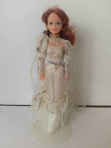 lot 5161 image: Vintage 1984 Creata Laurelle Doll in White Wedding Dress