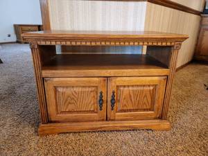 lot 63 image: Oak Television or Multi-Media Center