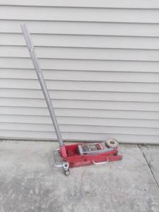 lot 1502 image: Craftsman 2 Ton Hydraulic Floor Jack